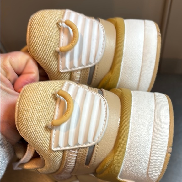 PUMA RS-X x Dixie D'Amelio woman’s sz 8.5 - Picture 5 of 8